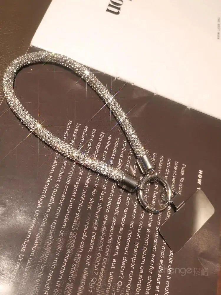 1pcs Short Full Diamond Mobile Phone Lanyard Women's Small Fragrant Wind Short Wrist Case Universal Anyard Metal Clip Lanyard DY