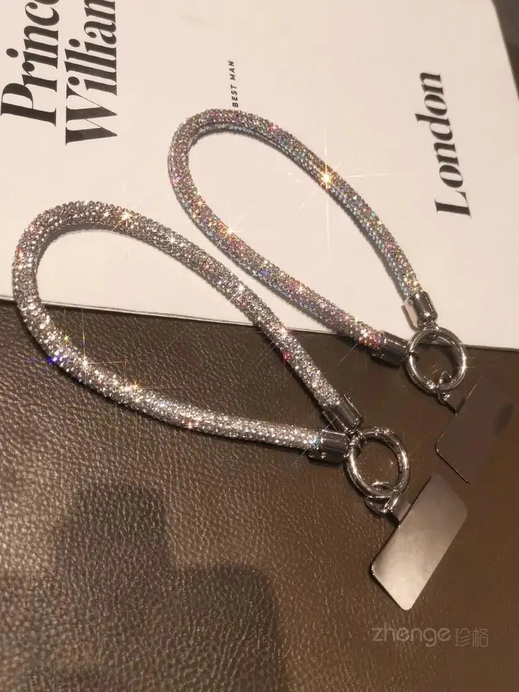 1pcs Short Full Diamond Mobile Phone Lanyard Women's Small Fragrant Wind Short Wrist Case Universal Anyard Metal Clip Lanyard DY