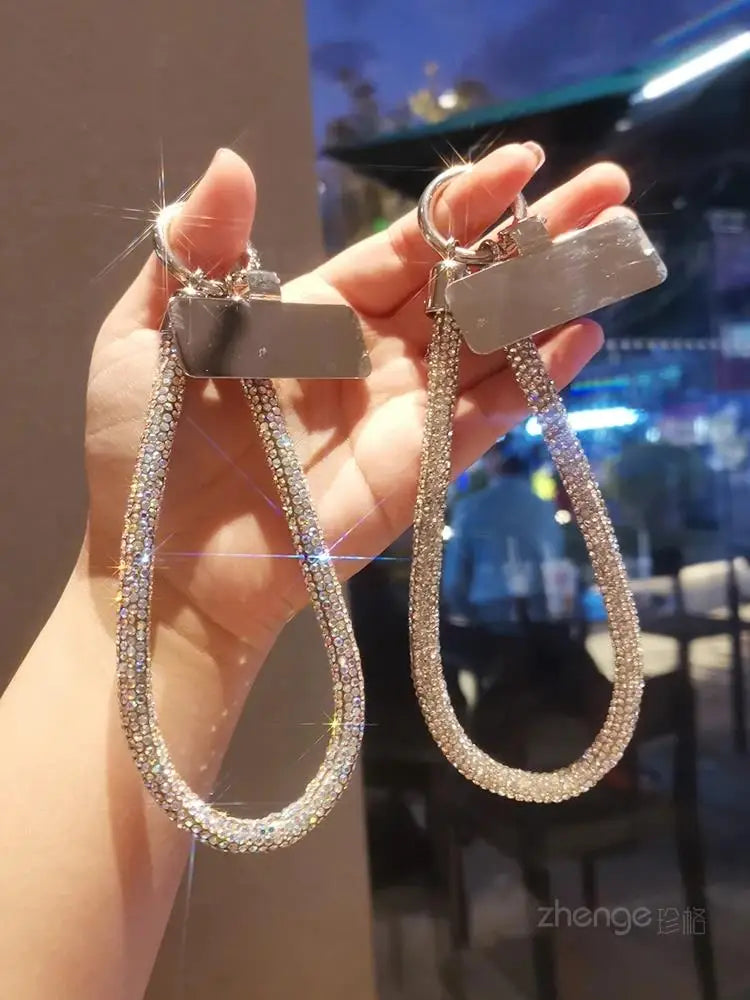 1pcs Short Full Diamond Mobile Phone Lanyard Women's Small Fragrant Wind Short Wrist Case Universal Anyard Metal Clip Lanyard DY