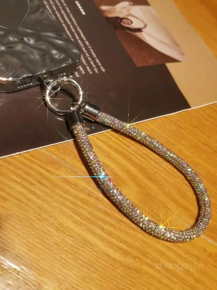 1pcs Short Full Diamond Mobile Phone Lanyard Women's Small Fragrant Wind Short Wrist Case Universal Anyard Metal Clip Lanyard DY