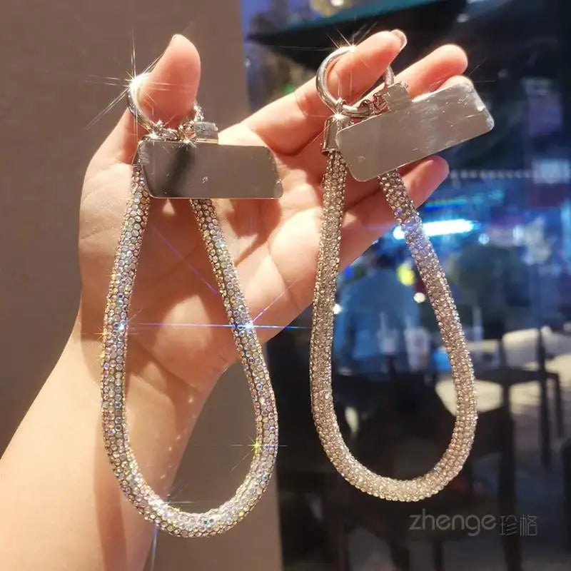 1pcs Short Full Diamond Mobile Phone Lanyard Women's Small Fragrant Wind Short Wrist Case Universal Anyard Metal Clip Lanyard DY
