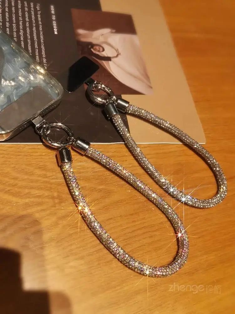 1pcs Short Full Diamond Mobile Phone Lanyard Women's Small Fragrant Wind Short Wrist Case Universal Anyard Metal Clip Lanyard DY